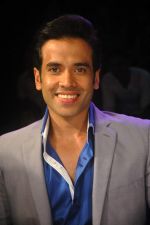 Tusshar Kapoor on the sets of India_s got talent in Filmcity on 29th Aug 2011 (47).JPG